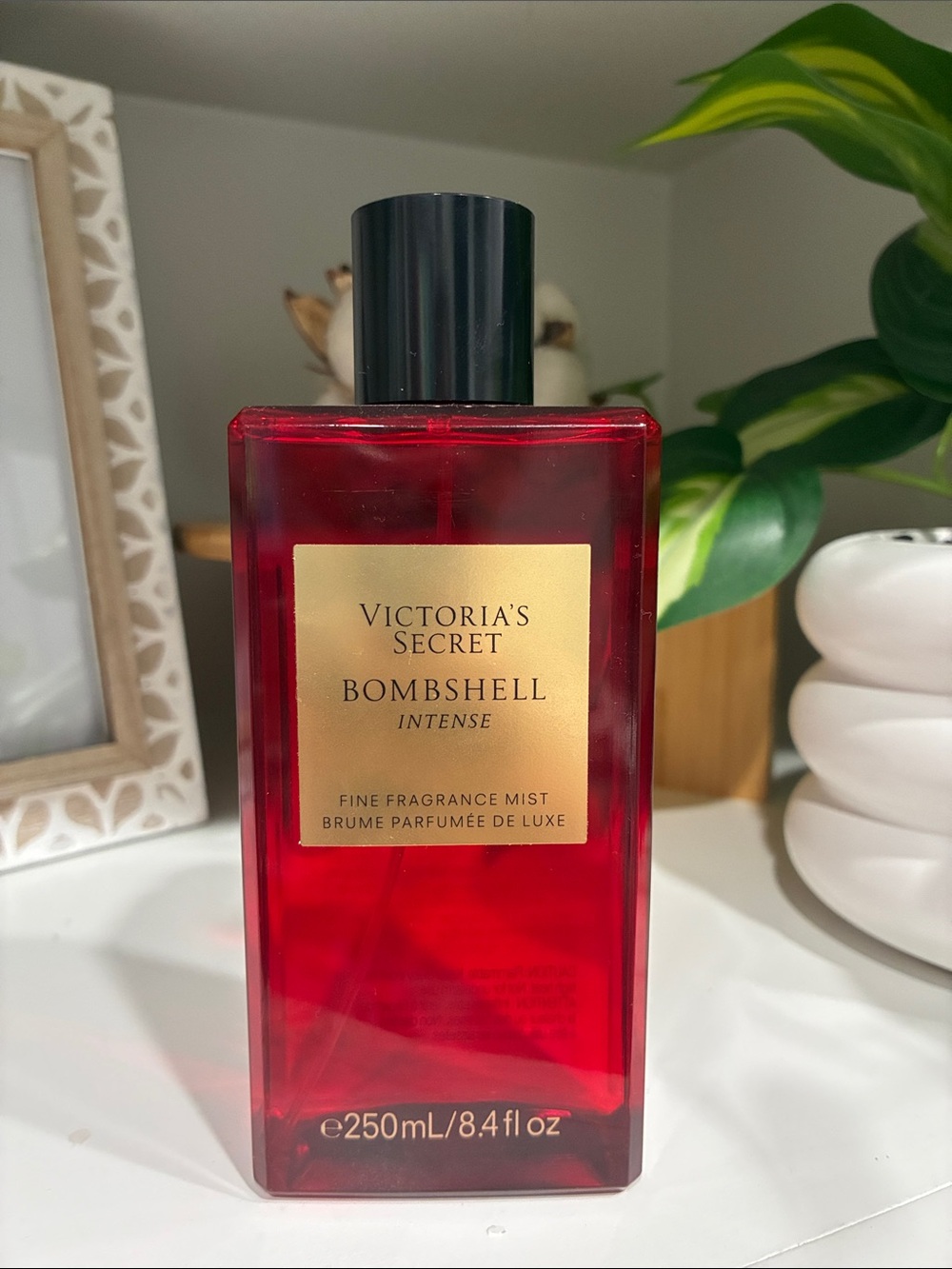 Victoria's Secret Bombshell Intense Fine Fragrance Mist - Red